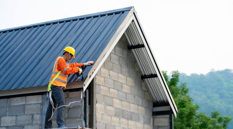 Expert Emergency Roof Repairs services in Poolville, TX